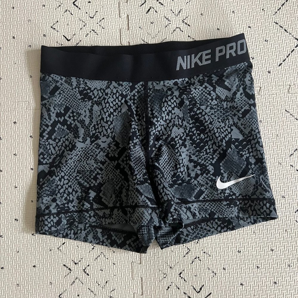 Nike Women's 3" Pro Short Size Small